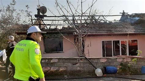 Sakarya'da çıkan ev yangınında 1 kişi yaralandı